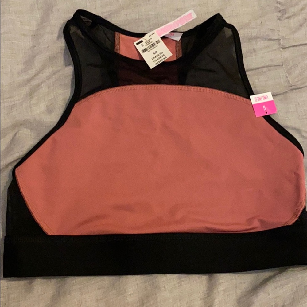 VS pink sports bra
